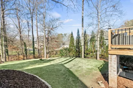 Excellent Roswell Location! Quiet Basement Apartment in Private Setting! Отели в г. Розуэлл