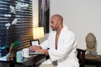 Boutique Hotel Room 5 Mins from All - 8Z