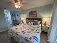 House, 4 Bedrooms + Sunroom, 2.5 Baths, Sleeps 13 Hotels near Paradise House