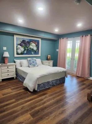 Bacchus Cottage at WIllow Creek Winery Hotels in der Nähe von Out of the Past Antiques