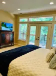 Stay in luxury, minutes from the Lake, perfect for entertaining.