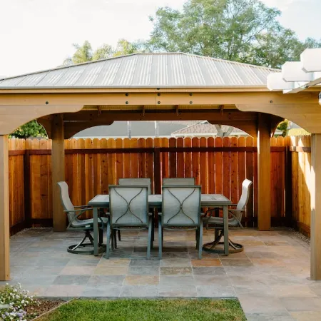Spacious home 7 minutes away from the beach!