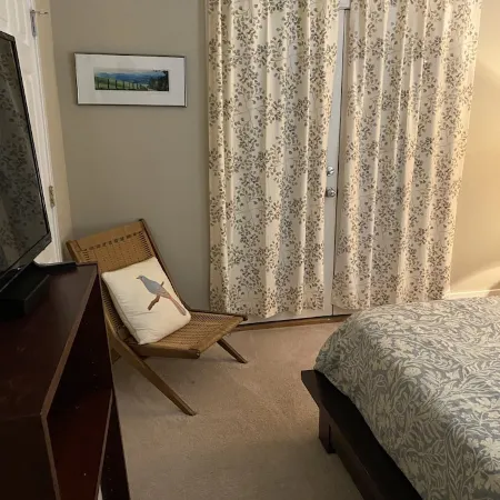 Downtown Mall Cottage just off Main St., breweries/wineries 10-30min drive