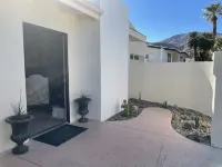 Lrg Home w/Lrg Pool, BBQ Island, Hot Tub in Serene Area South of El Paseo, Shops