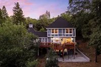 Château Lakehouse -  Newly Remodeled Home!