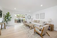 Two Story Apartment Near Beach