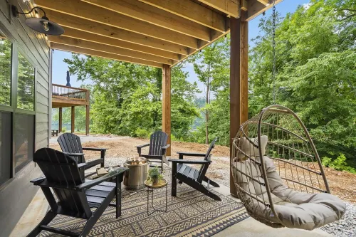 Luxury Modern Retreat on Taneycomo On-Suite Bathrooms Hot Tub Outdoor Pool