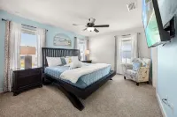 Blue Angel Beach House-2 king suites+Fire pit+air hockey🌴