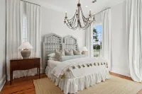 The Duke of Magazine 5 Bedroom Luxury with Pool Perfectly Located in New Orleans - Private Pools