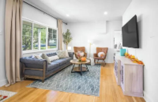 Charming 1905 Cottage · Soaking Tub, Stocked Kitchen & Private Yard