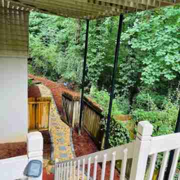 Creek Side Large 1 Bd Basement Apt in Roswell Hotel Exterior