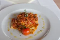 Two-room apartment in farmhouse surrounded by greenery and a few kilometers from the sea Hotels in Fosdinovo