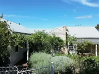 Mornington Peninsula Escape.  Tennis Court, Swimming Pool & Spa Hotels in Flinders