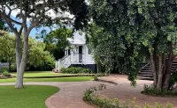 Scenic Rim Luxury-Romance-Secluded for Couples & Family & Wedding Groups Hotels near Flinders Peak