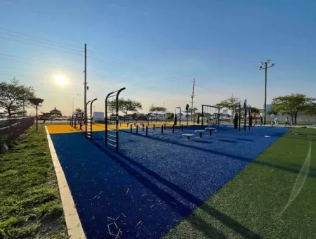 Cozy Poolside Hideaway 2 Blocks to Beach - 4 Beach Badges + Linens & Towels