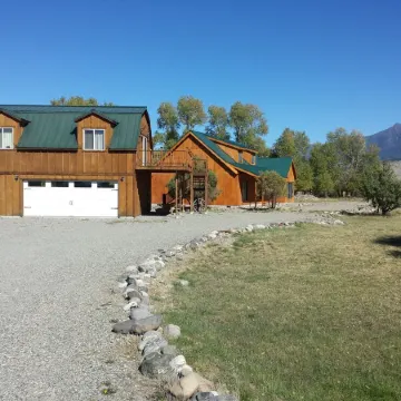 MT Yellowstone River Retreat, by Chico Hot SpringsCabin 1 bedroom 1 bathroom