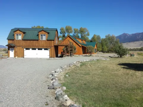 MT Yellowstone River Retreat, by Chico Hot SpringsCabin 1 bedroom 1 bathroom Hotels in Pray