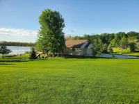Large, cozy lake home near Round Lake Farm, Nordic Center, Road America, Lambeau