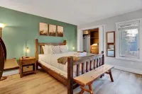 Modern loft w/ pond view near lakes, golf & more!