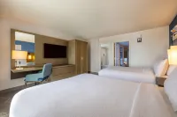 Embassy Suites by Hilton Tulsa I-44 Các khách sạn gần Hilti Inc