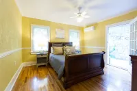 Charming Downtown Home with Wine Nearby. Pet Friendly!!