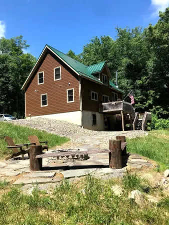Secluded, Fun, Family-Friendly, Riverfront Cabin Surrounded by Nature.