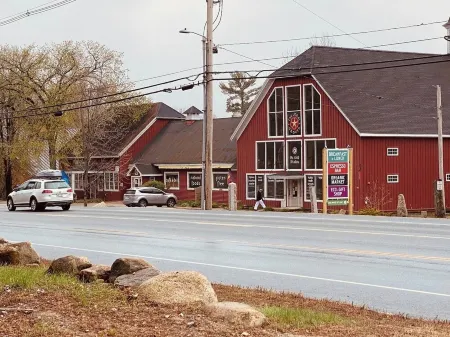 Charming 2-bedroom house with AC, WiFi in tranquil Conway Отели рядом с достопримечательностью «Кранмор Маунтин Резорт»