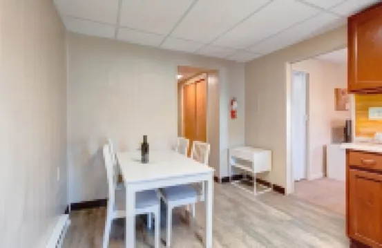 Candy Bar, Apt #8One Bedroom with Pull Out