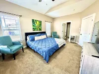 Ecu Pirate Country Getaway! First-Floor Master, Extra Room, and Separate Office! University Commons附近的飯店