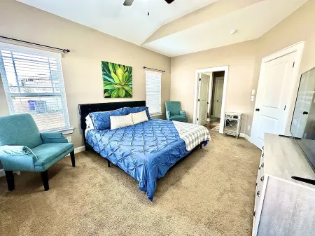 Ecu Pirate Country Getaway! First-Floor Master, Extra Room, and Separate Office!