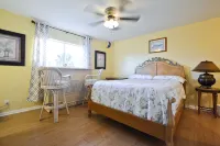 St. Lucie River Breezes - Downtown Stuart and Beaches Within Minutes