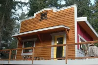 The Ridge at Langley: Villa Margo, the "butterfly" cottage Hotels near Spoiled Dog Winery
