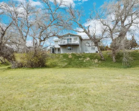 Cascade Home on the Missouri- Fishing Retreat Hotels in Cascade