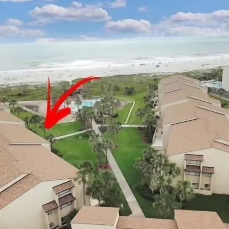 Ocean Villas Luxury 3 bedrooms/2 baths with huge patio and personal beach cart