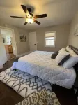 Walk to Beach - Pet friendly Cabin w/ Workspace