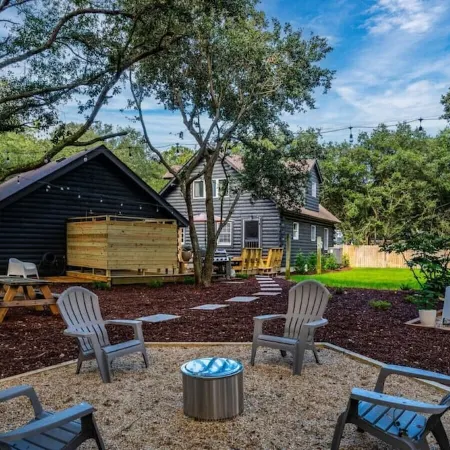The Cabin - Unique OBX Stay, Huge Yard!