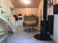 Chalet au Milieu de la Forêt Avec lac à Proximité