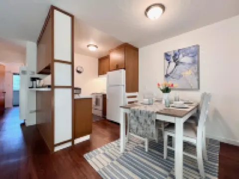 Cozy and quiet 2B/1b in Downtown