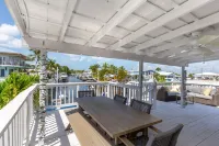 Key Largo Waterfront home with 40’ dock and boat lift. Walk to Pennekamp 키라고 호텔