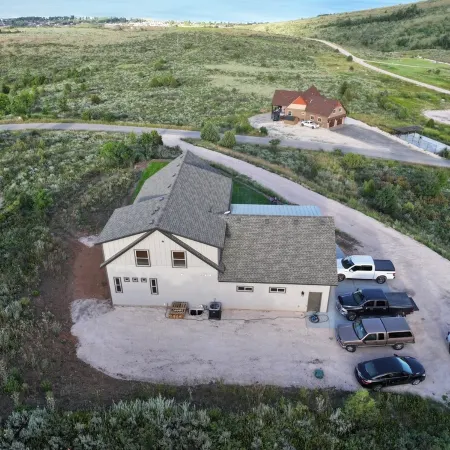 Kozy Retreat @ Bear Lake - 6 KING Beds, Bunk Room, Lake View, Deck w/ Grill