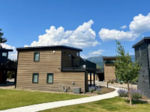 Clubhouse Hot Tub + Steam Room, 15 Mins. to Ski Resort, 5 Mins. to Downtown WF