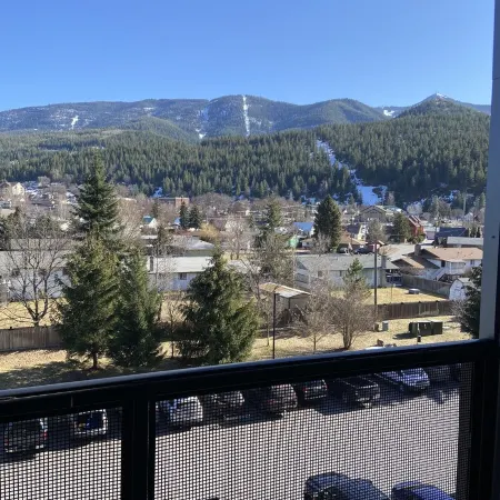 Double Suite, Hillside View