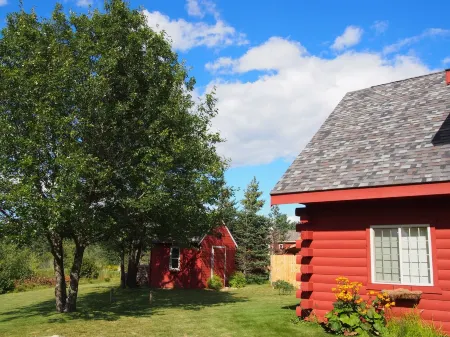 Charming Log Cabin with Wood Burning Fireplace – 1 mile from Downtown Hayward