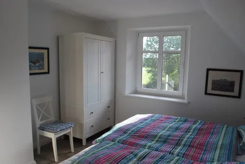 Cottage on park-like grounds with pond Hotels in Nordstrand