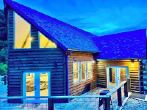 Valley View Lodge w/ Swimming Pond, Waterfalls, and Hot Tub