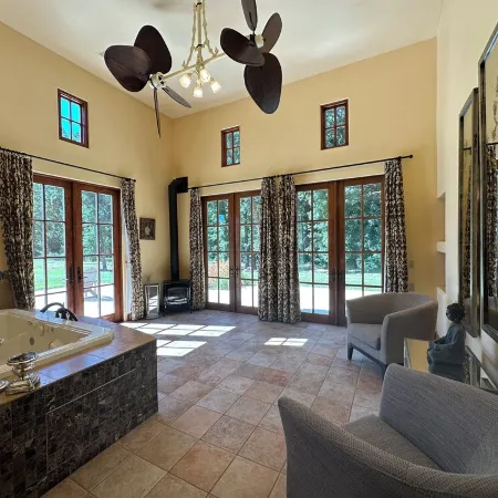 Villa Colibri, by Vinifera Homes