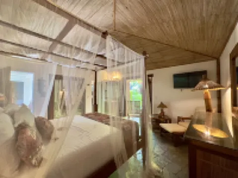 Exotic Kona Bay Hawaii Beachfront Tropical Paradise Stunning Home.