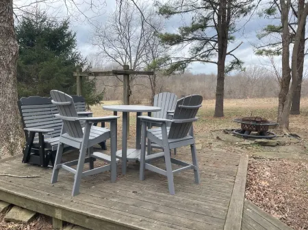 Country, hideaway cabin close to town, 15 minutes from wineries