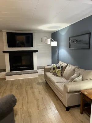 Pet Friendly home - Sleeps 6 Hotels in Boyne City