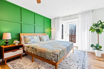 Derby Stay w/King Beds & Netflix Hotels near Meijer
